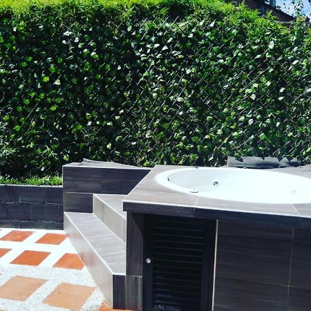 Hostal Spa Casa De Piedra Con Jacuzzi Santa Rosa de Cabal Extérieur photo