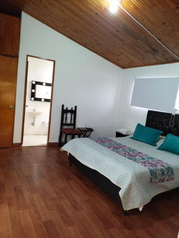 Hostal Spa Casa De Piedra Con Jacuzzi Santa Rosa de Cabal Extérieur photo
