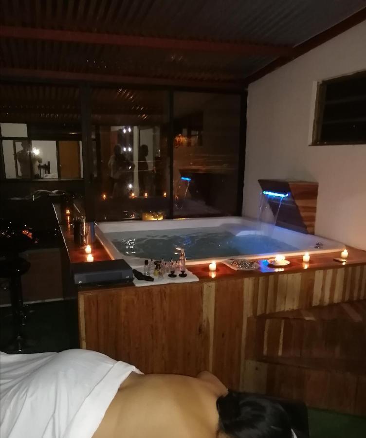 Hostal Spa Casa De Piedra Con Jacuzzi Santa Rosa de Cabal Extérieur photo